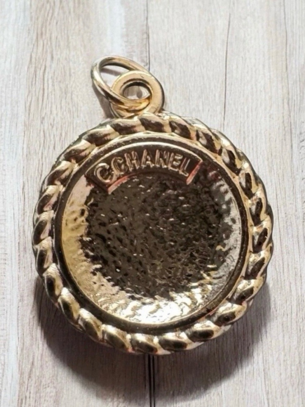 CHANEL Vintage CC Medallion Charm Pendant Gold Tone Black Enamel Rope Frame Rare - Picture 2 of 3